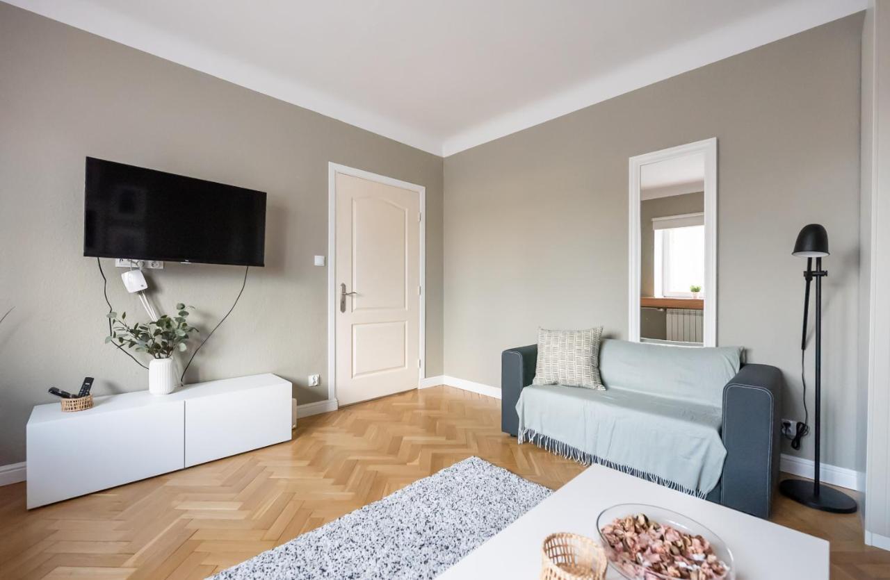 Metro Ratusz Arsenal Designer Apartment *